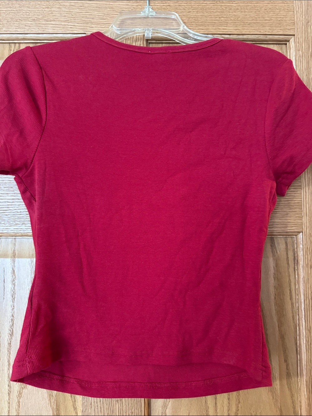 Le Lis Red Ribbed Crop Tee with Embroidered Flag - Picture 4 of 4